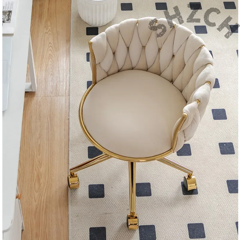 Ev Güzellik Stüdyosu, Tırnak S - Beauty And Makeup Studio incelemesi ve fiyatı