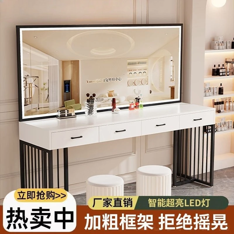 Modern stüdyo makyaj masası, l - Beauty And Makeup Studio incelemesi ve fiyatı