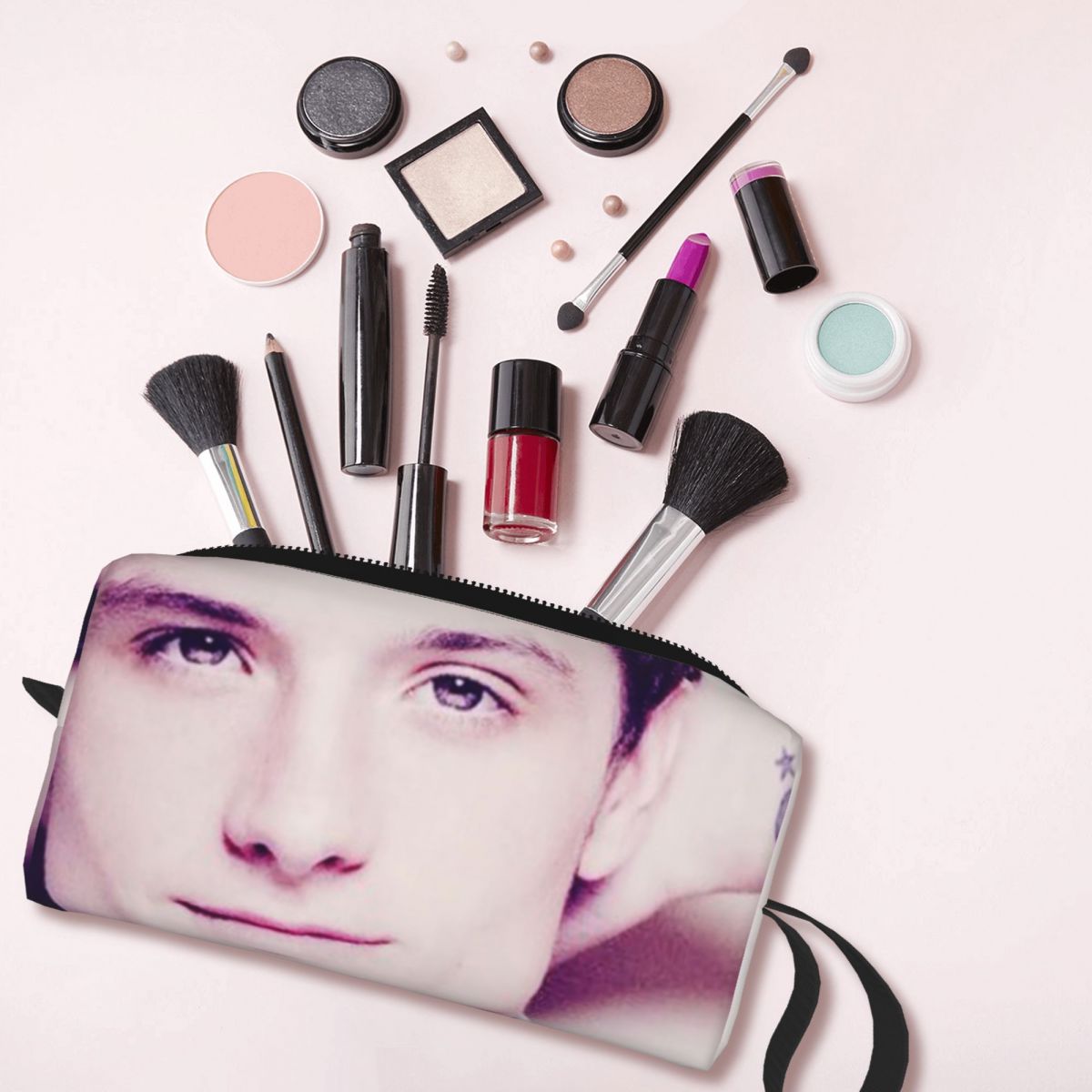 Josh Hutcherson Düdük Meme Şar - Beauty Makeup Songs incelemesi ve fiyatı